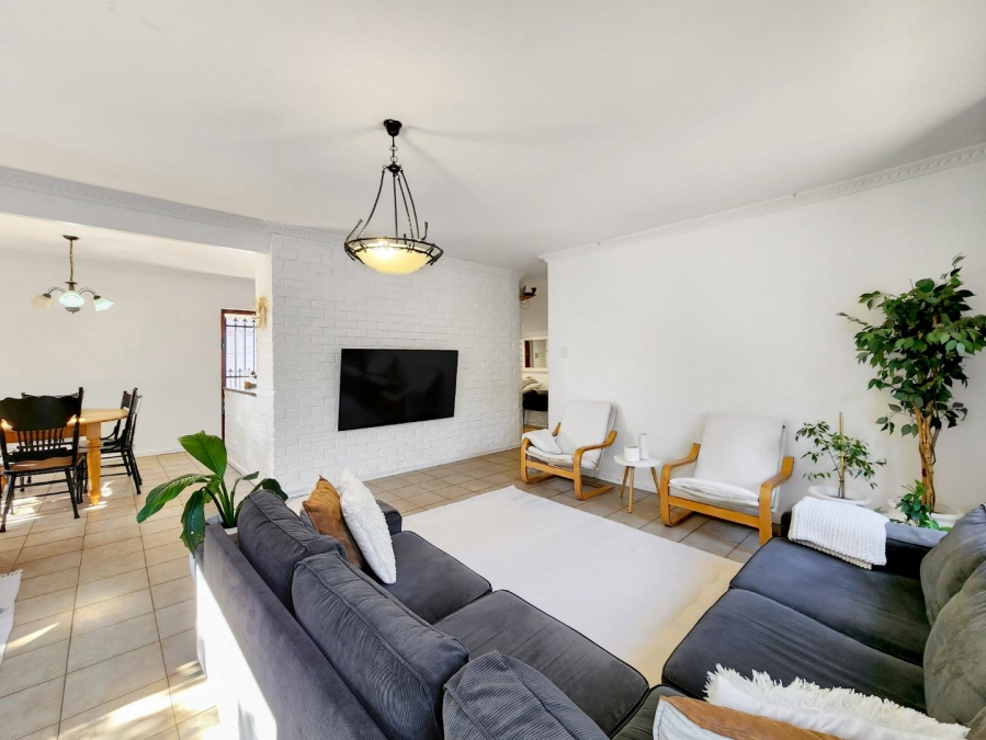 3 Bedroom Property for Sale in Rondebosch East Western Cape